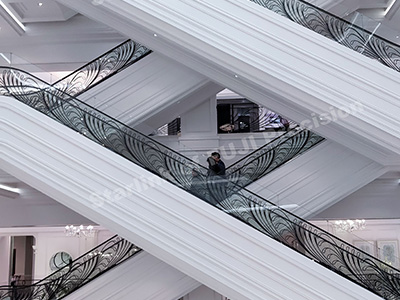 Outdoor escalator
