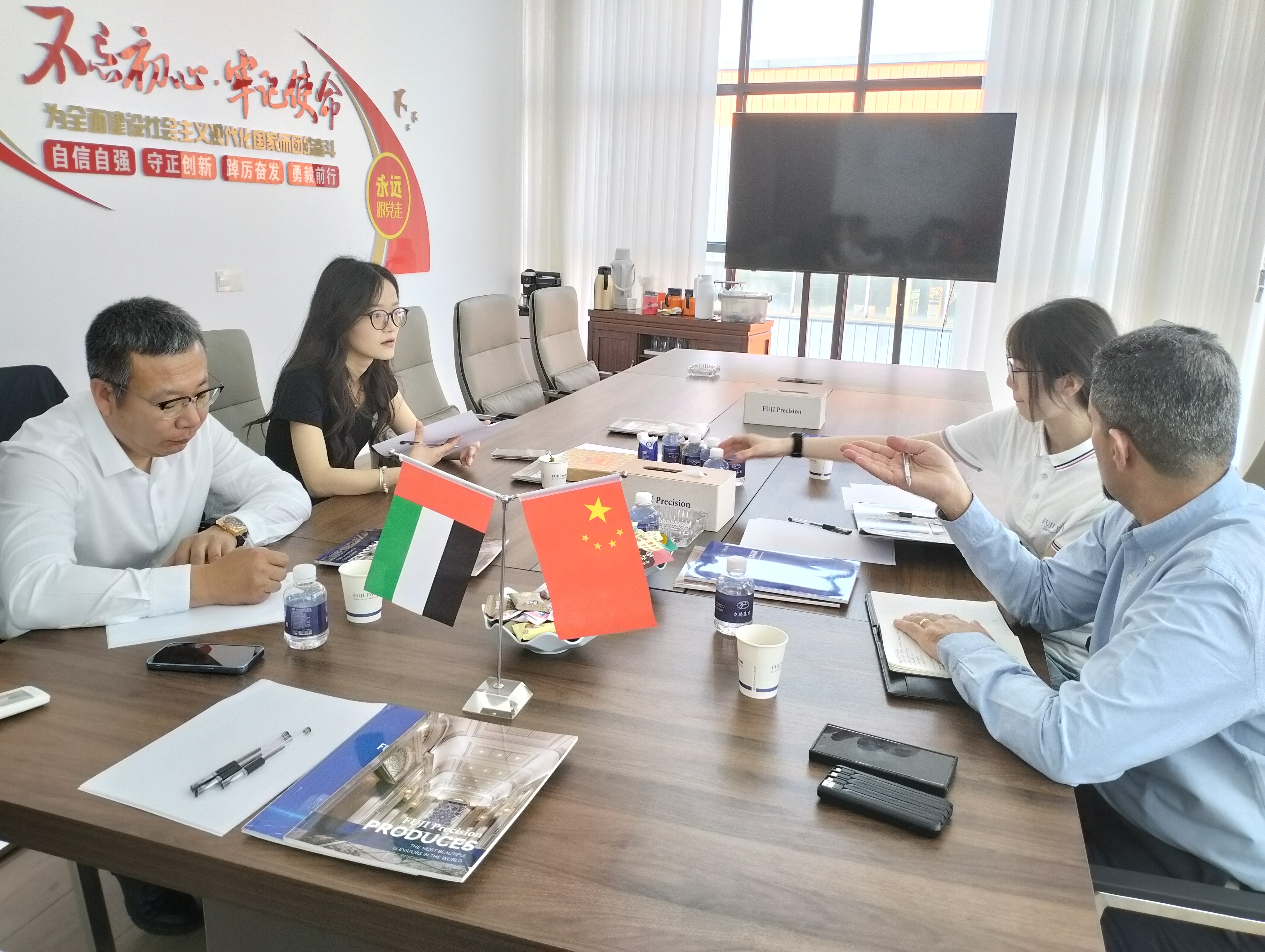 Middle Eastern customers visited the Chinese elevator factory, and FUJI Precision warmly received them