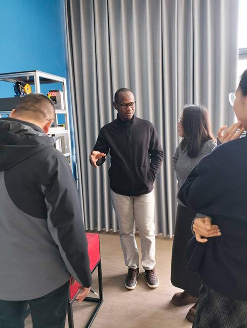 Компания FUJI Precision приглашает африканских клиентов посетить завод и обсудить стратегическое сотрудничество. Компания FUJI Precision приглашает африканских клиентов посетить завод и обсудить стратегическое сотрудничество.