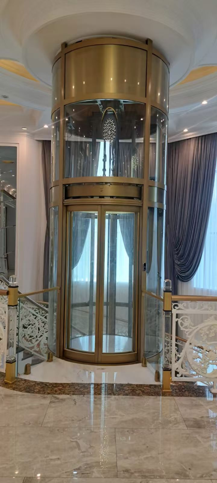 Circular Panoramic Elevator | Custom Glass Elevator Manufacturer | FUJI Precision
